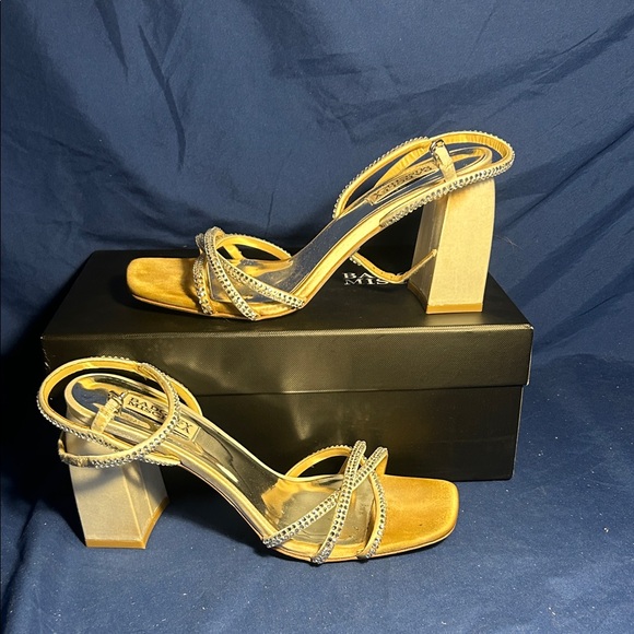 BAFGLEY MISCHKA- BRIXLEY, WHTSAT, 8 women QS - Picture 1 of 5